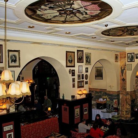 Hotel Coroana Brasov Luaran gambar