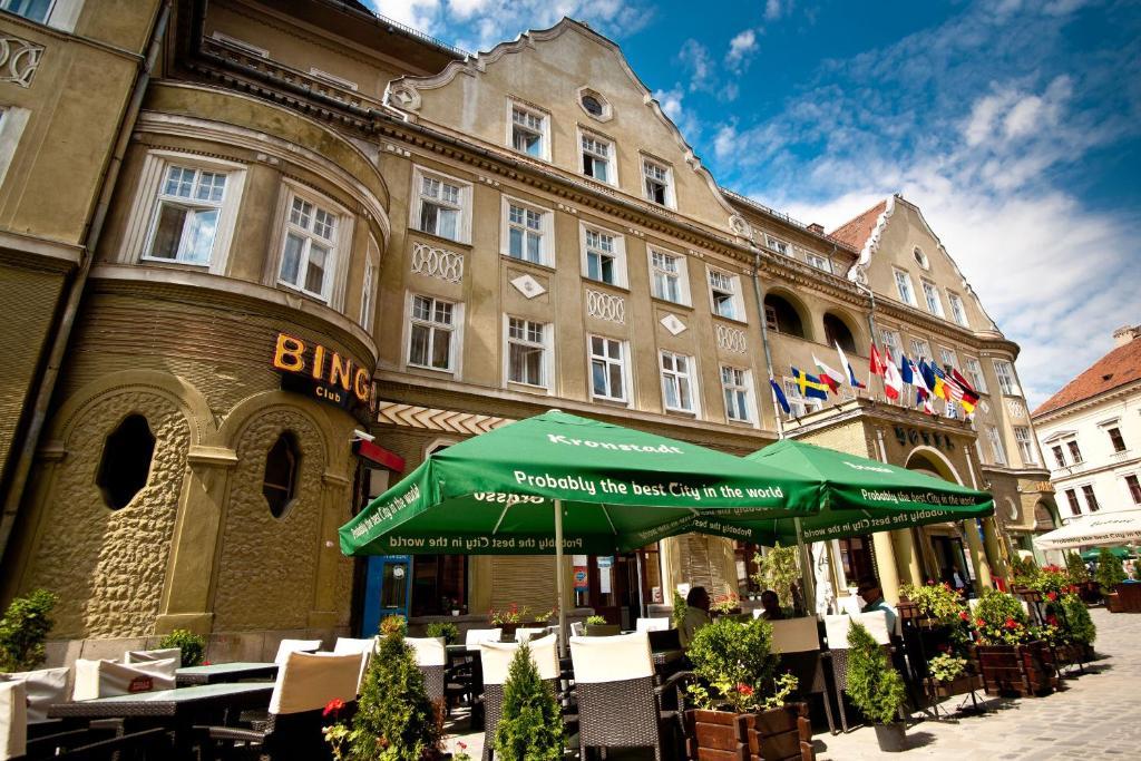 Hotel Coroana Brasov Luaran gambar