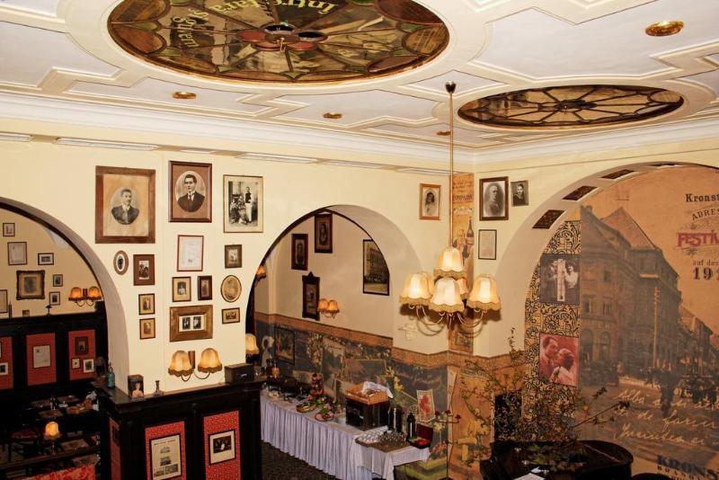 Hotel Coroana Brasov Luaran gambar