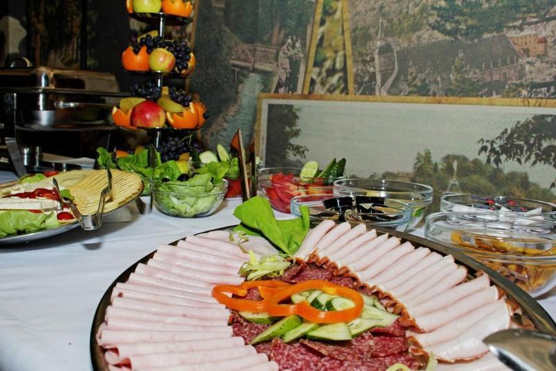 Hotel Coroana Brasov Luaran gambar