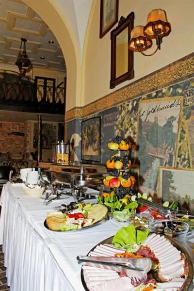 Hotel Coroana Brasov Luaran gambar